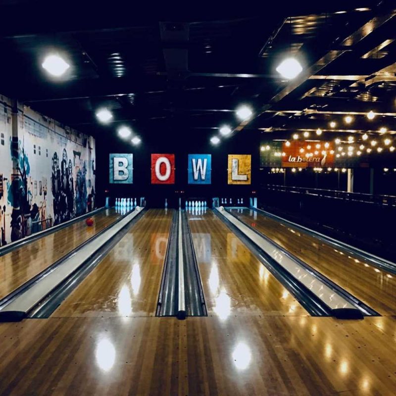 bowling manta ecuador nightlife