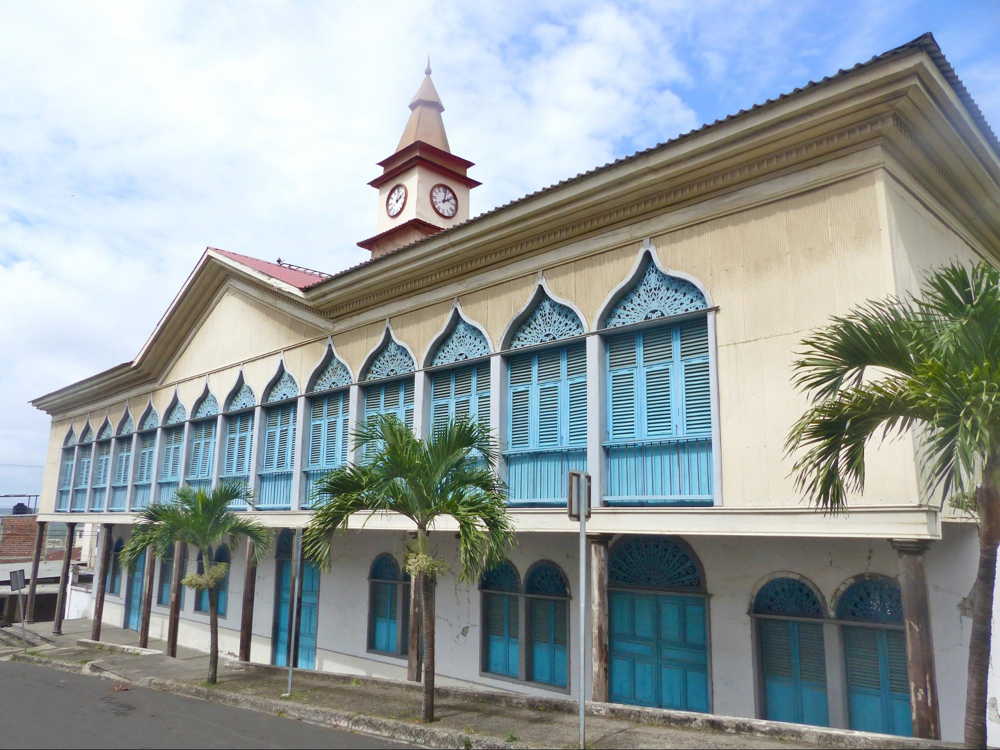 One day in Manta Ecuador historic wooden buildings