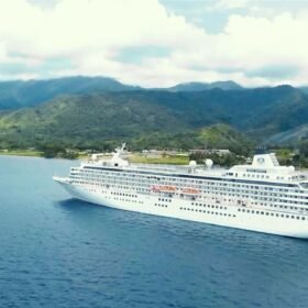 Crystal Symphony shore excursions tour guides in Manta Ecuador