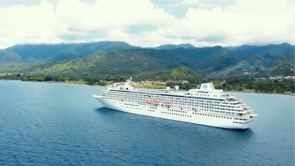 Crystal Symphony shore excursions operated by trusted local guides in Manta Ecuador
